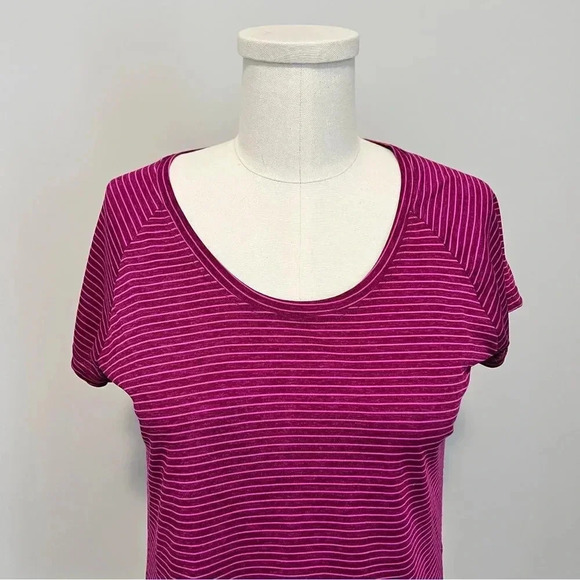 The North Face Flash  Dry T-Shirt - Picture 2 of 10